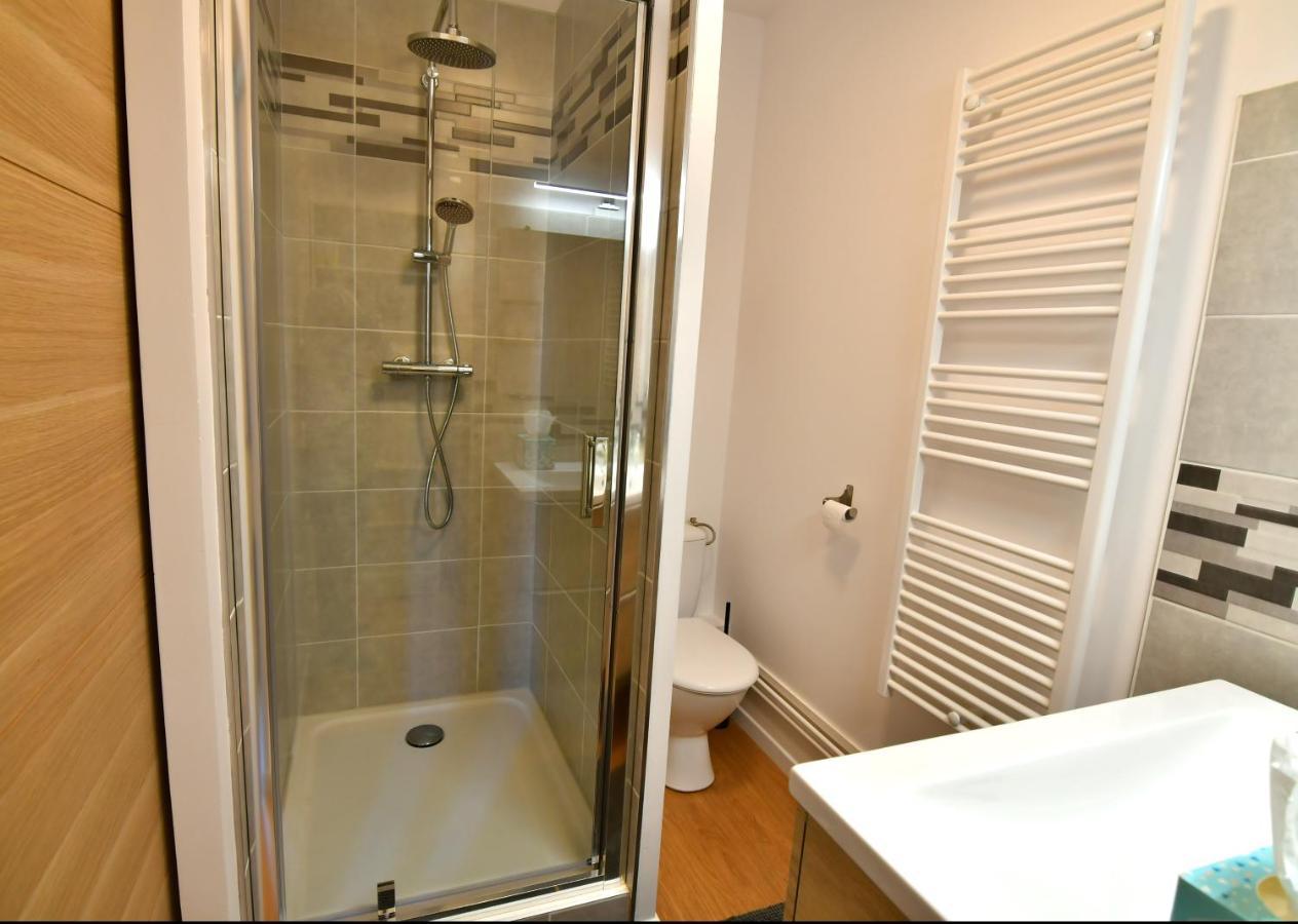 Le 44 - T2 Renove Moderne Et Confortable En Centre-Ville モンリュソン エクステリア 写真